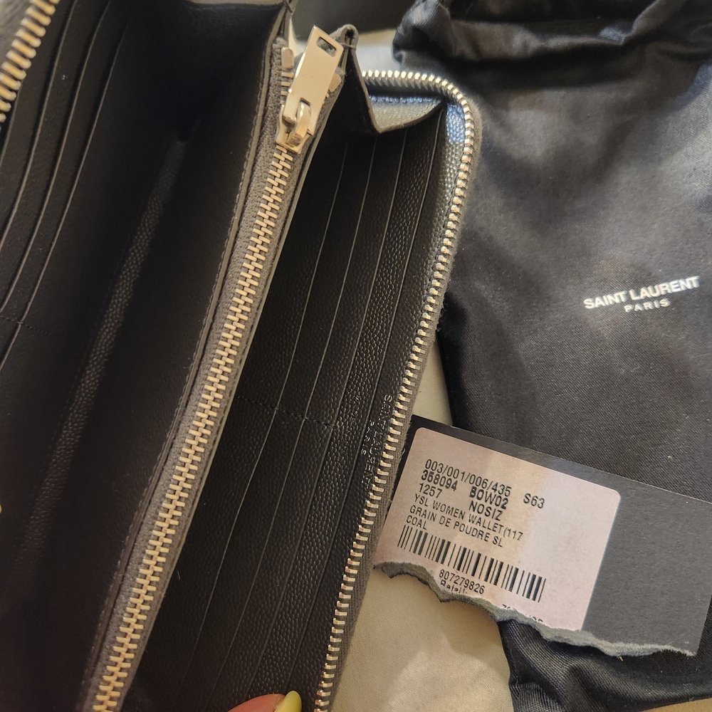 Saint Laurent Gray Quilted Wallet - Picture 5 of 7